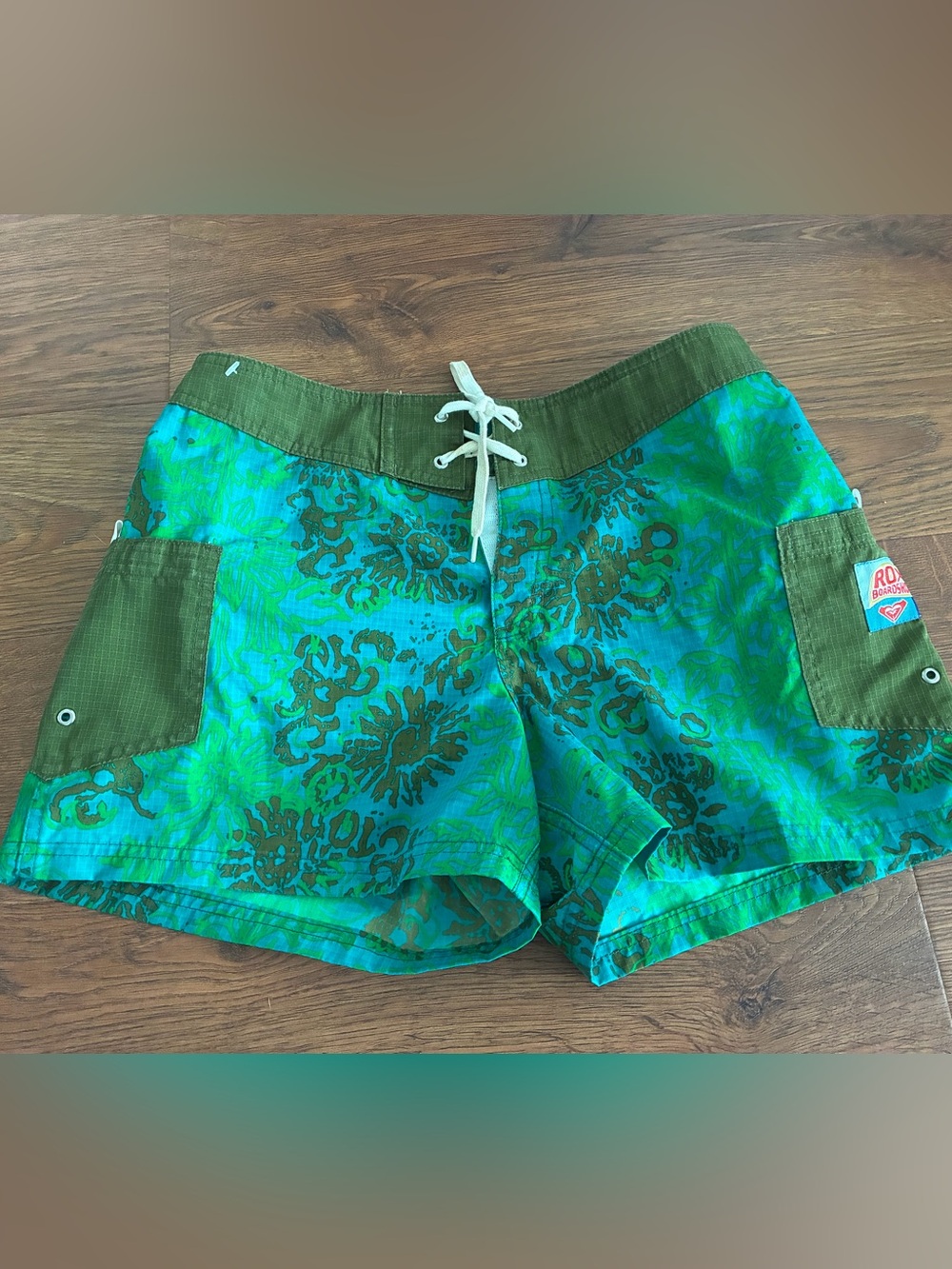 Roxy broad shorts size 7